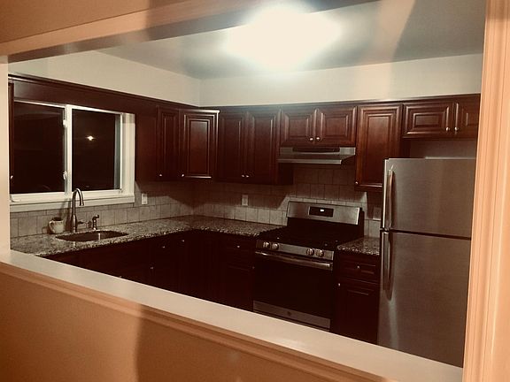 5th image of 1346 Victory Blvd #2B
