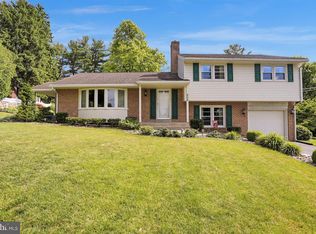 408 Acorn Ln, Reading, PA 19605