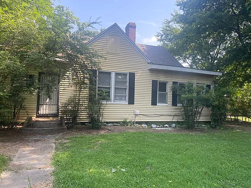 305 J.t. Polk Dr Photo 1
