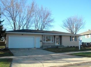 617 W 9th St, Kaukauna, WI 54130