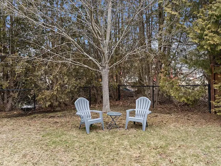 29 Versailles Ave — Photo 57