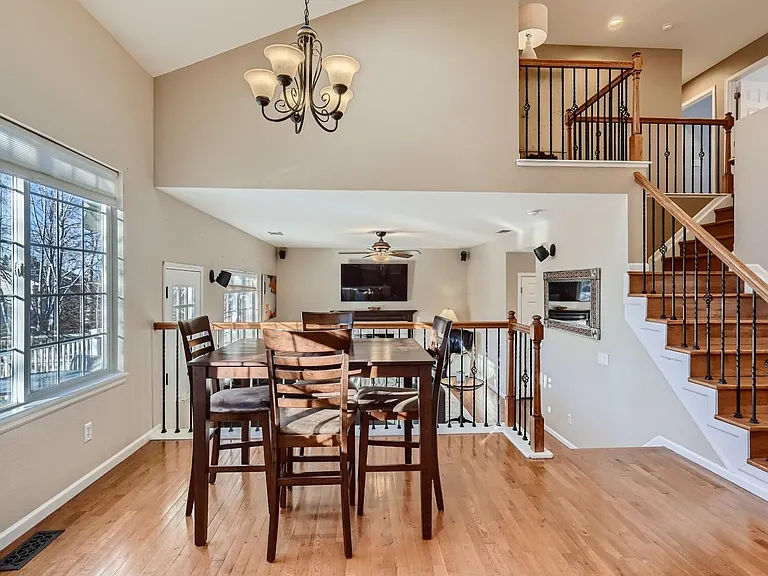 10593 Grove Ct — Photo 5