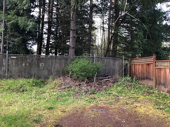 5th image of 12717 208th Ave E