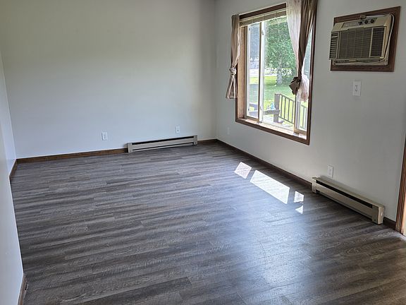 4th image of 310 Deronda St