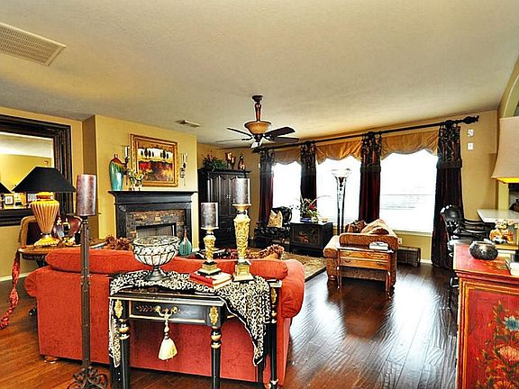 4th image of 26602 Surrey Park Ln