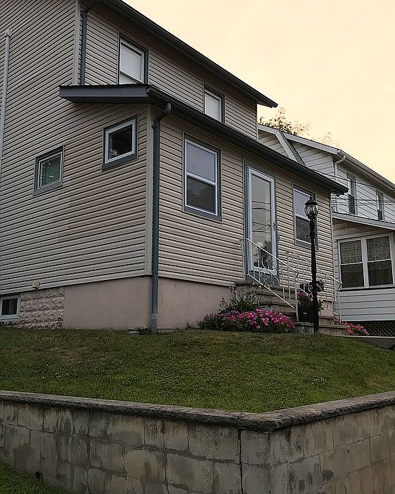 1st image of 479 De Witt Ave
