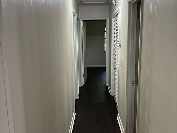 5th image of 901 Carson Ln SW
