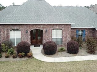 40 Saint Amber Dr, Ellisville, MS 39437