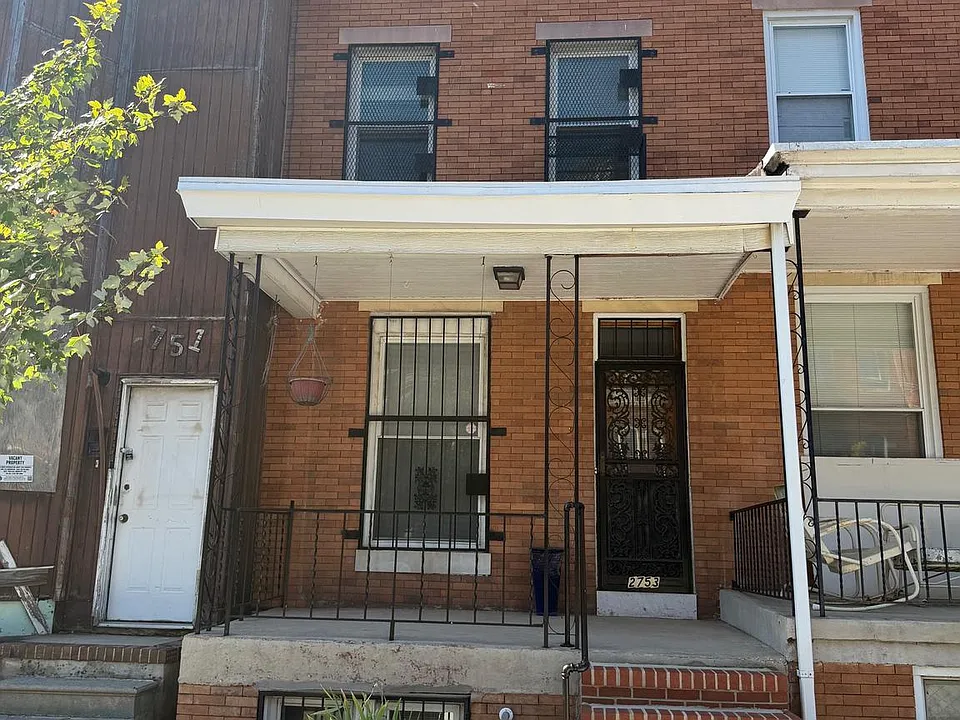 2753 Rayner Ave