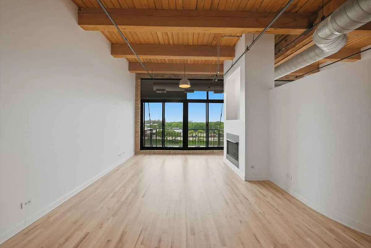 Building Photo - 1250 W Van Buren St #514