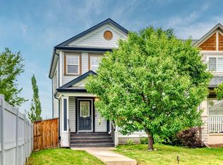 189 S Copperstone Cir SE, Calgary, AB T2Z 0G8