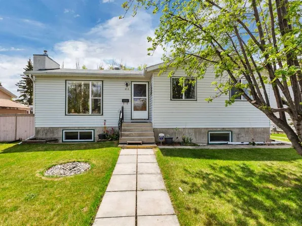 4318 N 45th Ave, Sylvan Lake, AB T4S 1K8