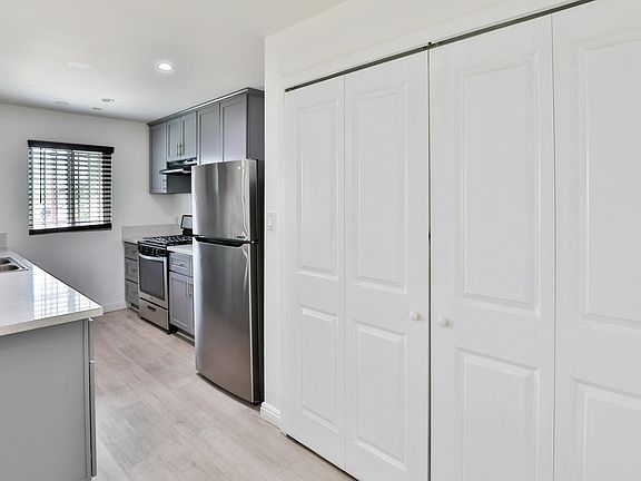 5th image of 1881 W Jefferson Blvd APT 203