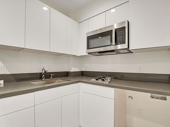 5th image of 946 S Ridgeley Dr #104
