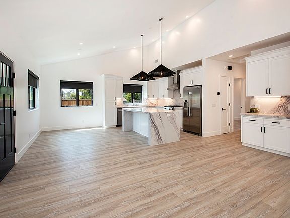 2nd image of 4463 Nueces Dr #101