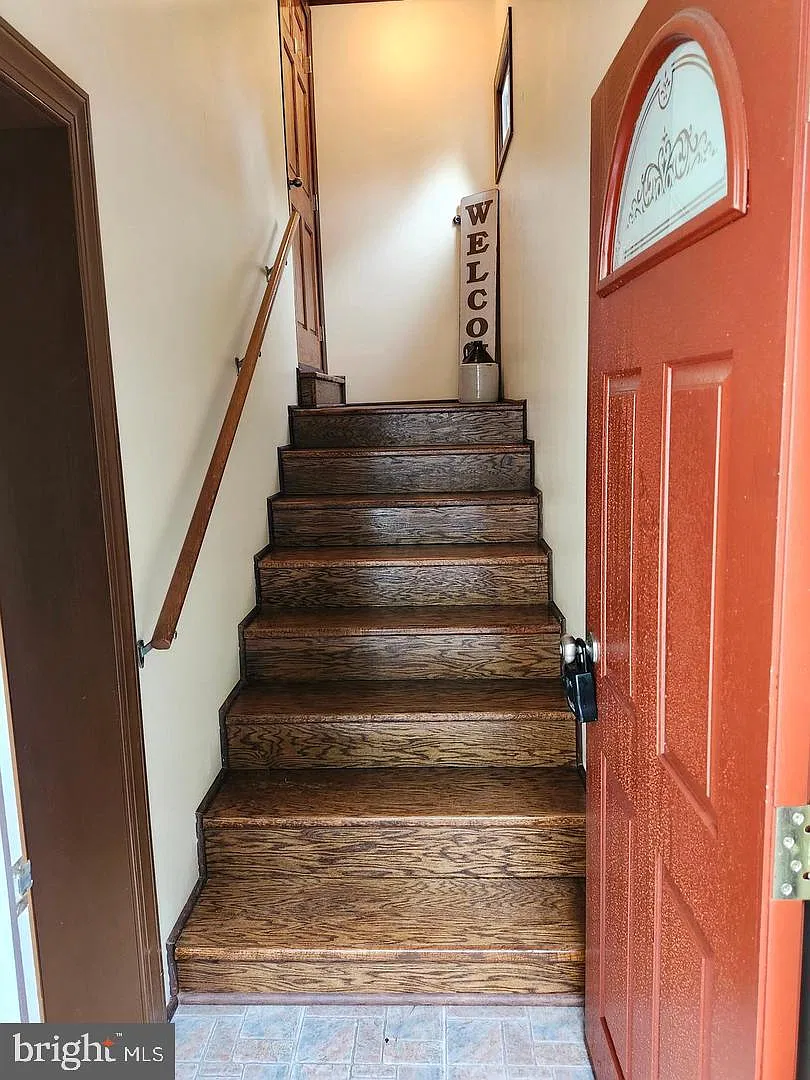 2 bed, 1.0 bath, $1,400 — Photo 4