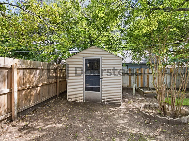 13845 Brook Hollow Blvd — Photo 26