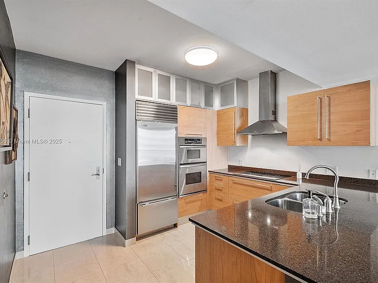 218 SE 14th St #1804 — Photo 7