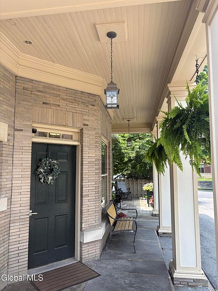 2nd image of 130 Regent Street Unit 1