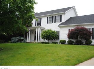 5921 Fawn Ln, Brecksville, OH 44141
