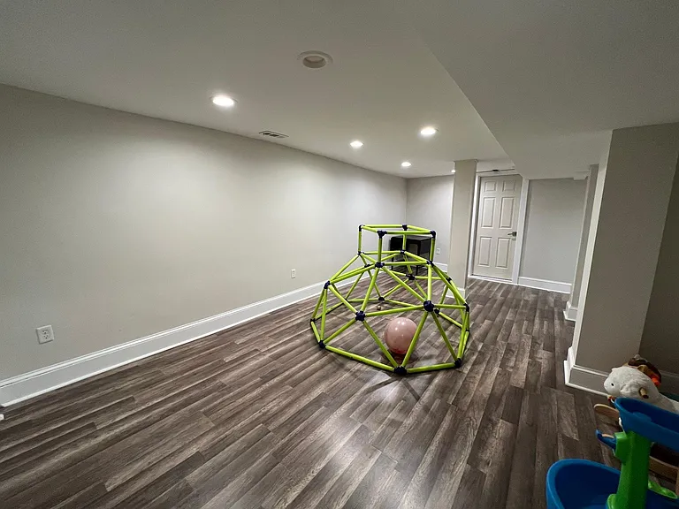 121 Washington St #1 — Photo 6