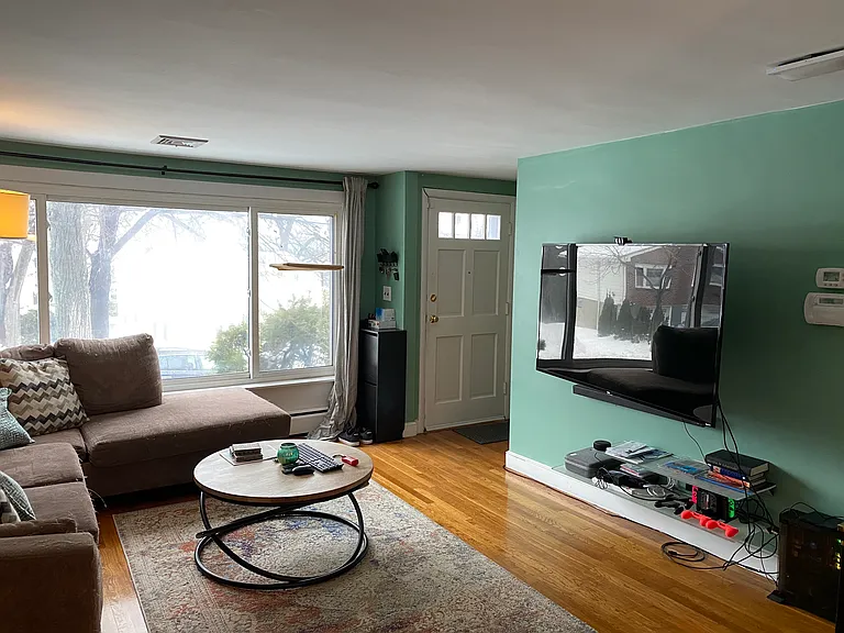53 Dickson Ave — Photo 6