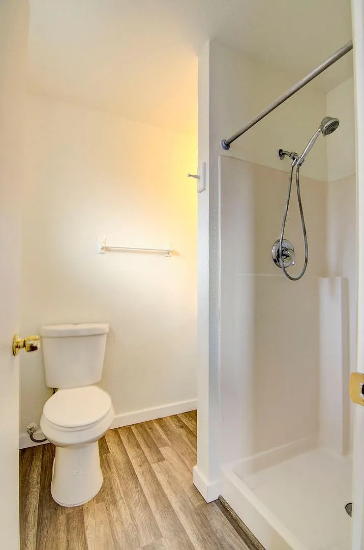 3 Bedroom 2 bathroom Duplex in Sacramento — Photo 4