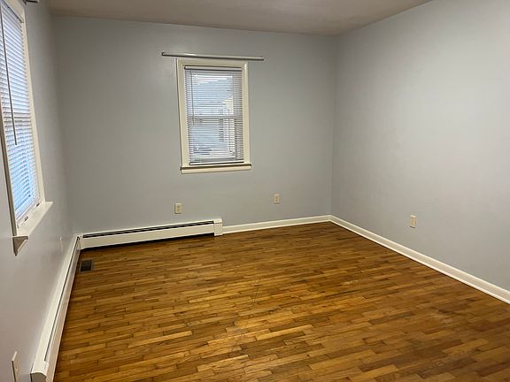 4th image of 1309 Muncie Pike