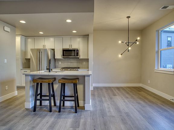 4th image of 20558 Empire Ave