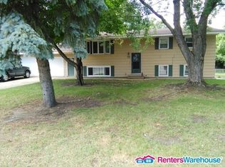 27 1st St N, Waite Park, MN 56387