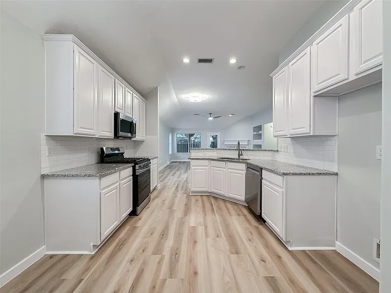 27 Auburn Path Dr — Photo 13