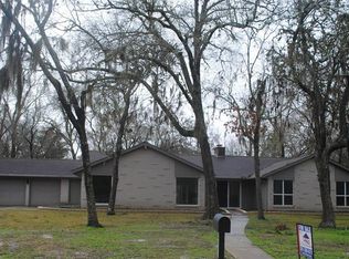 413 Falling Leaf Dr, Friendswood, TX 77546
