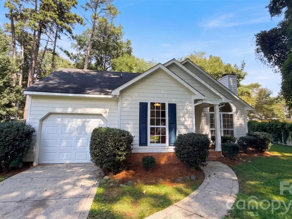 6223 Sunbridge Ct, Charlotte, NC 28269