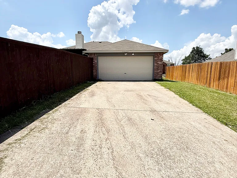 3902 Hudson Dr — Photo 22