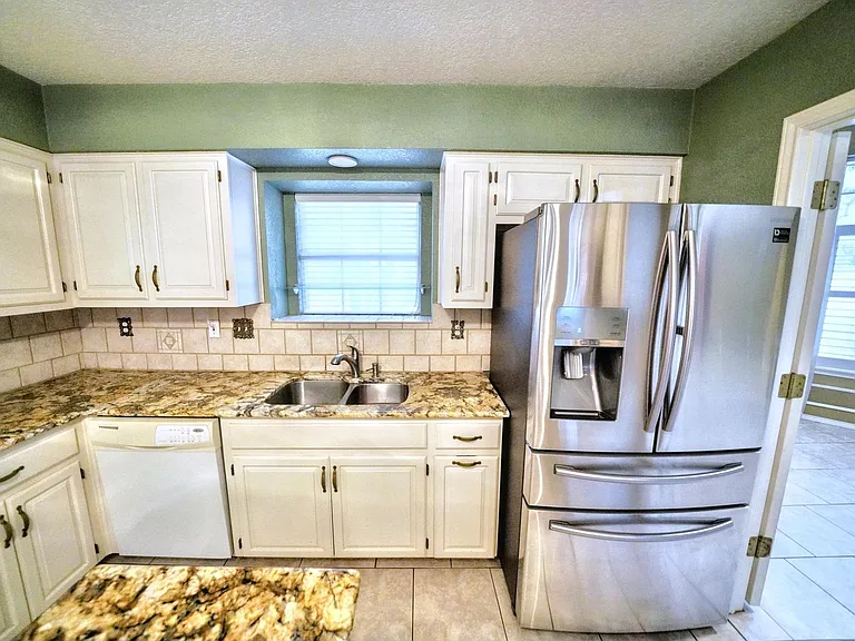 1508 Mount Laurel — Photo 22