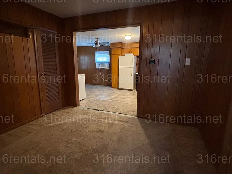 1012 W Ash Ave — Photo 14