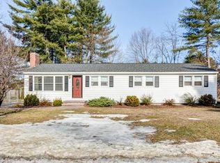8 Parkwood Dr, Pepperell, MA 01463