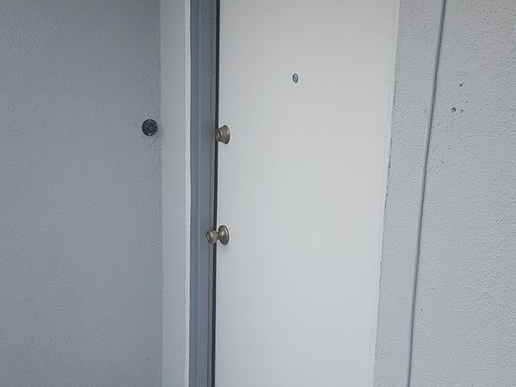 2nd image of 960 W 26th St APT 3