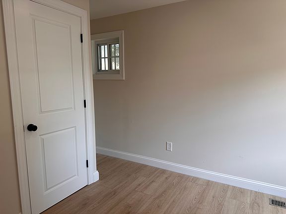 5th image of 80 Holland Ave