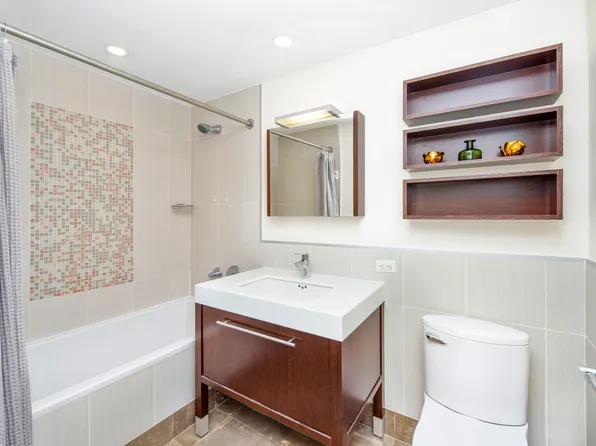 225 East 34th Street image 8 of 21