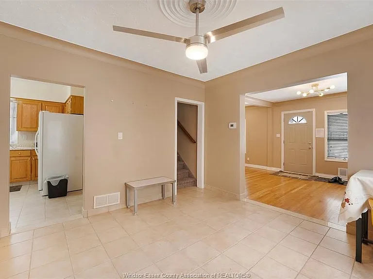 907 Gladstone Ave #MAIN — Photo 6