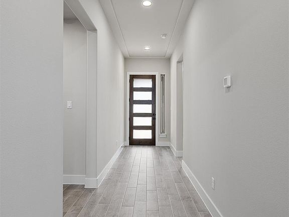 3rd image of 212 Scenic Hills Cir