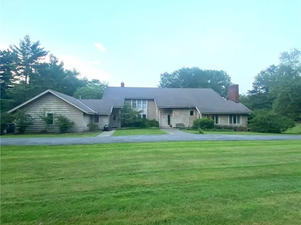 2021 Lyndway Rd, Cleveland, OH 44121