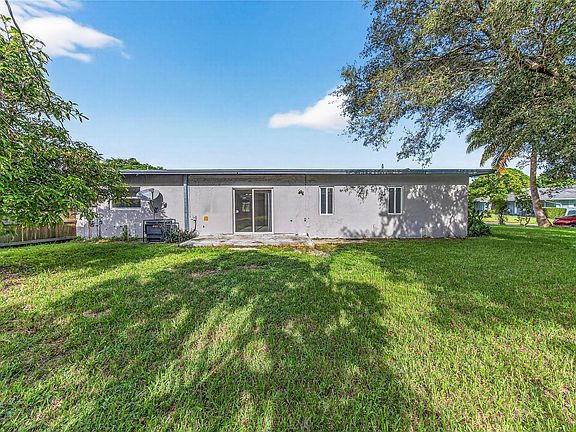 5th image of 206 NW 5th Avenue