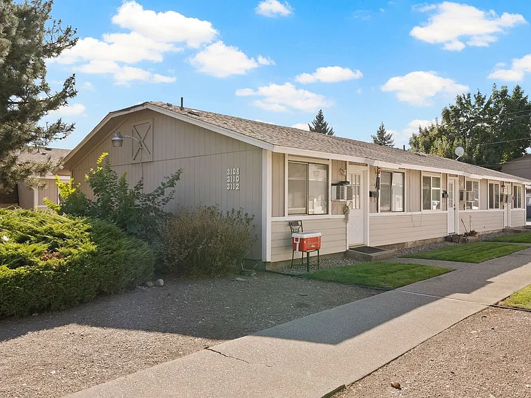 3102 E Jackson Ave — Photo 24