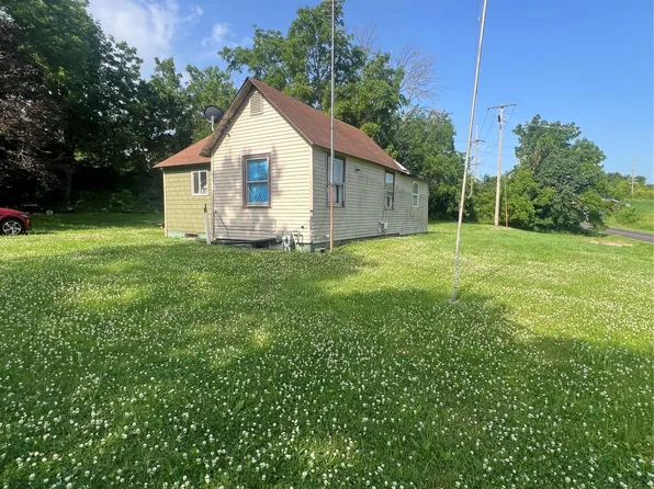 2212 Summit St, Marshalltown, IA 50158