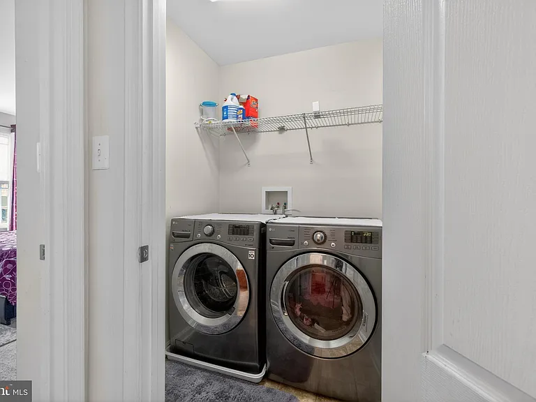 27 Wellington Ave — Photo 24