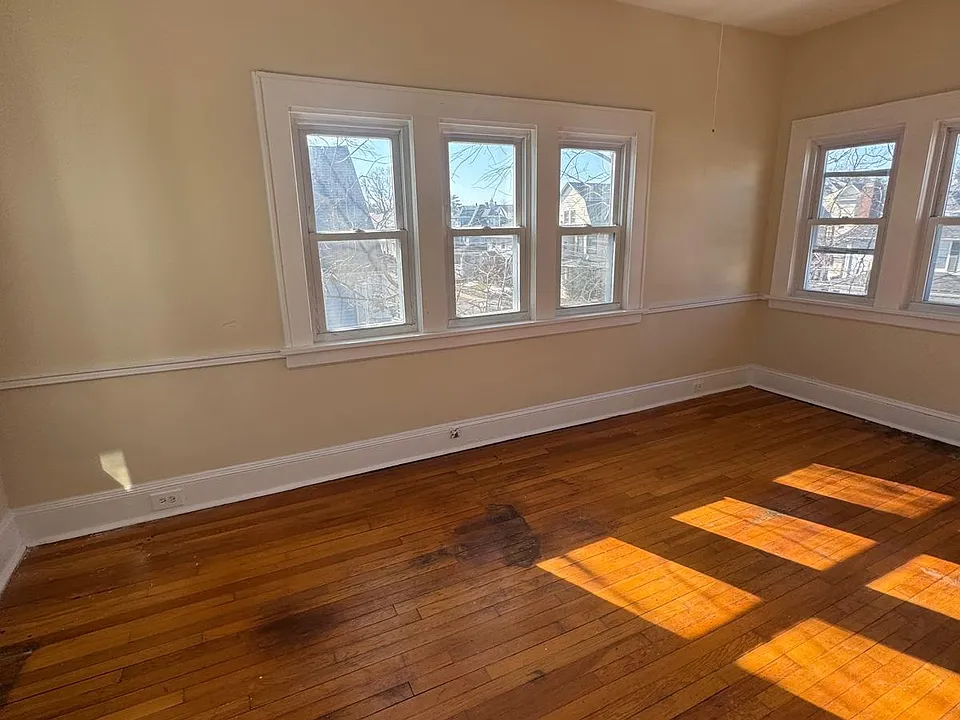 51 Marion St #3