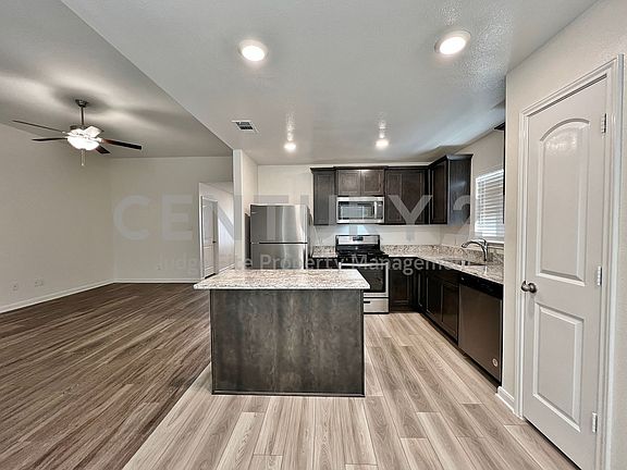 4th image of 1448 Sunkiss Dr
