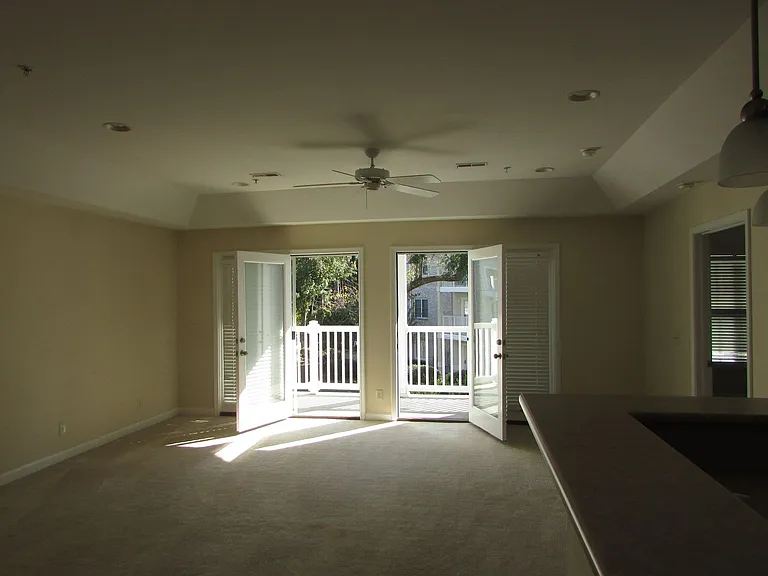 908 Resort Cir #707 — Photo 3